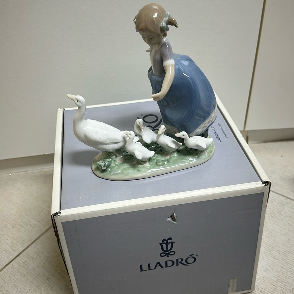 LLADRÓ Hurry Now